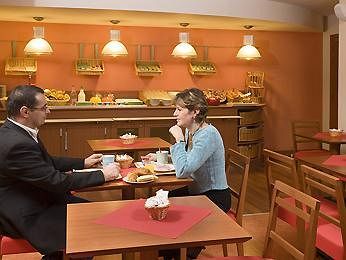 Ibis Centre Gare Hotel 3*