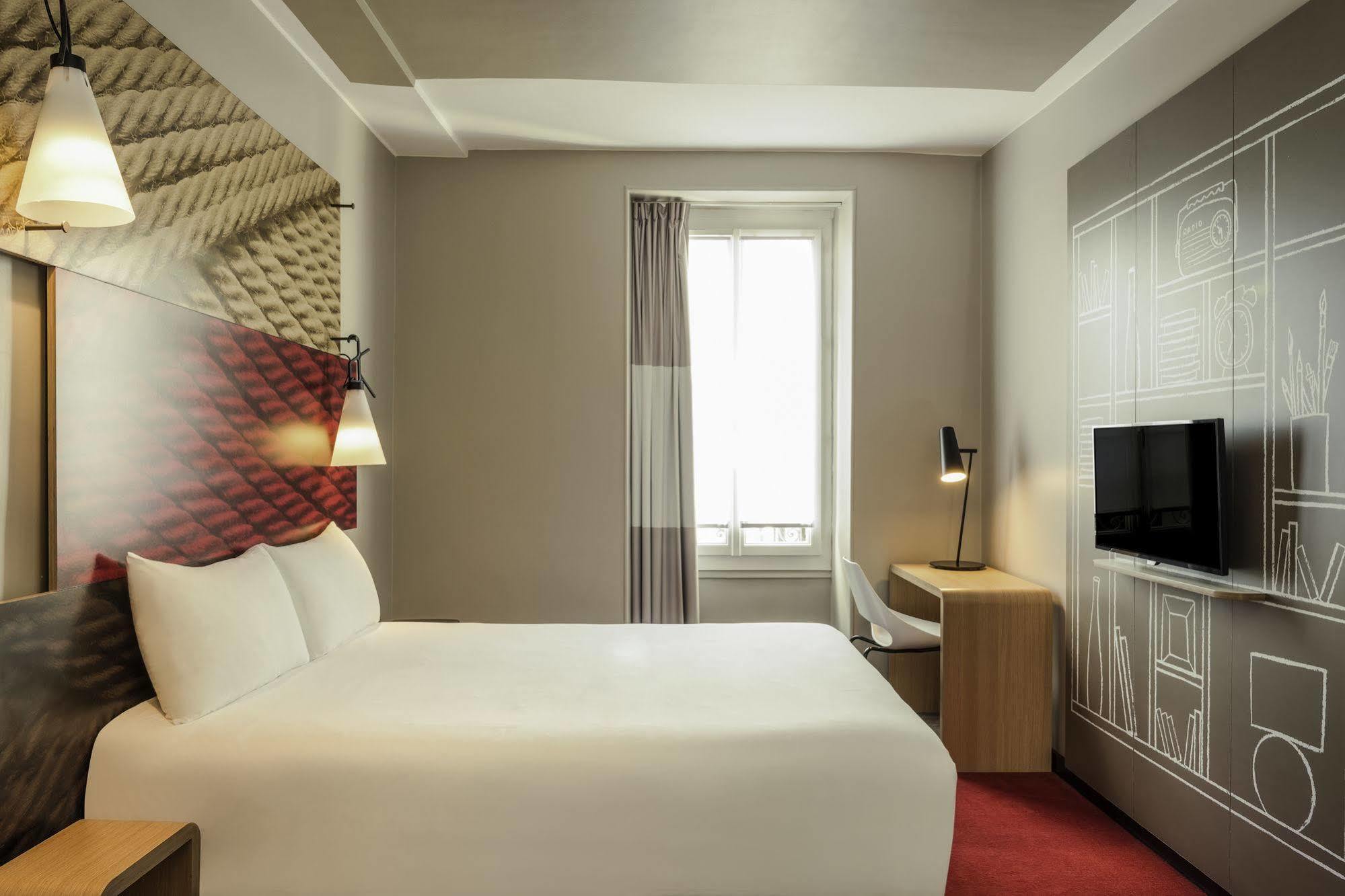 Ibis Centre Gare Hotel 3*